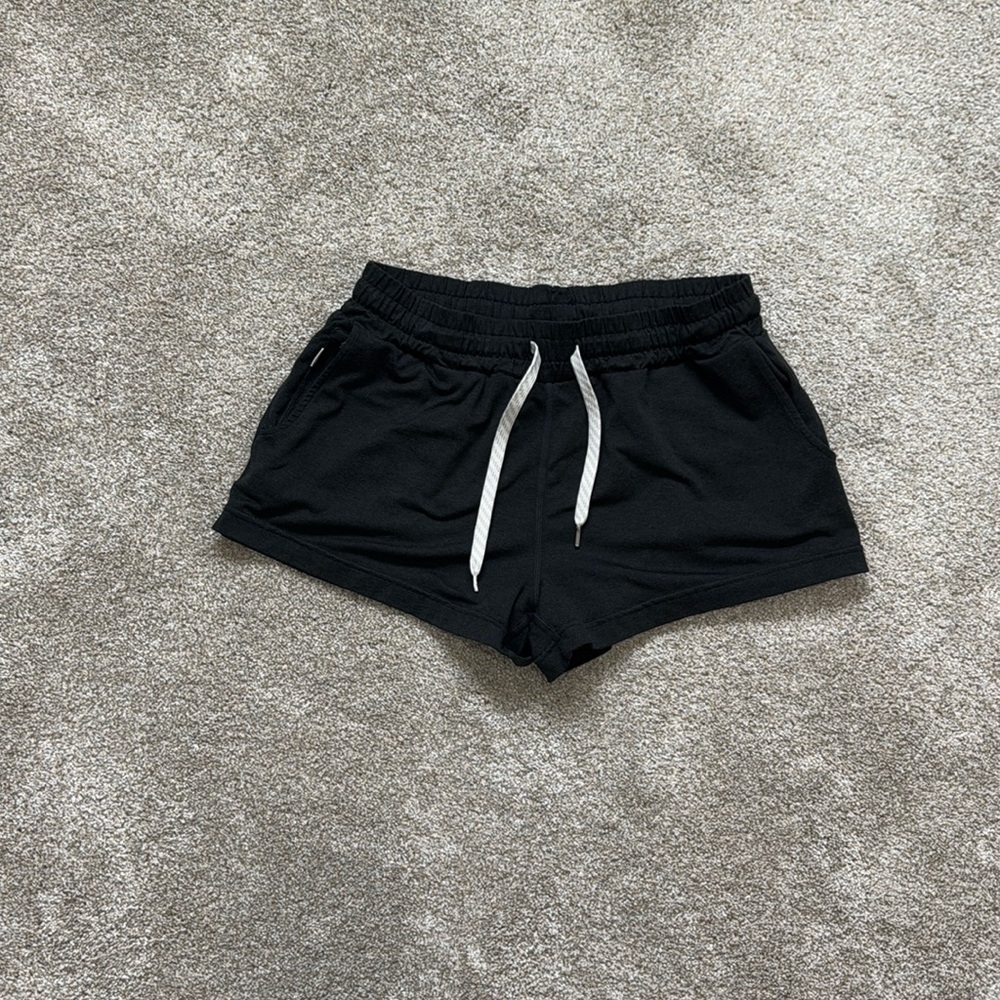 Vuori halo performance shorts - size xs